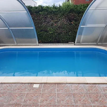 Darnay Apartmanhaz * Gyenesdias